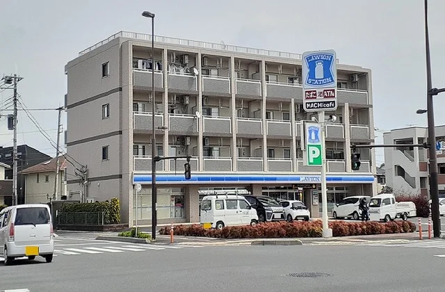 ローソン　浦和美園尾ヶ崎店まで750m