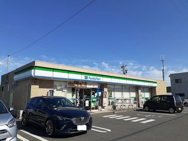 ファミリーマートまで350m