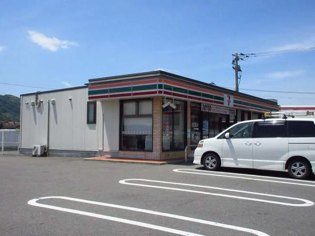 セブンイレブン多久店まで600m