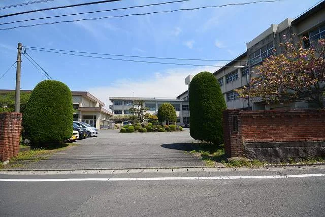 豊津小学校まで2200m