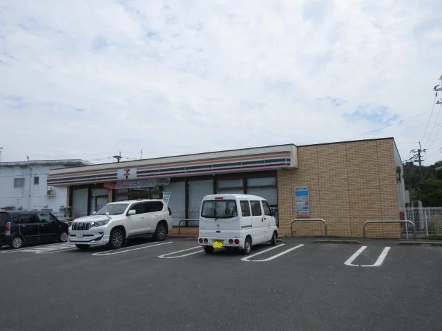 セブンイレブンまで450m