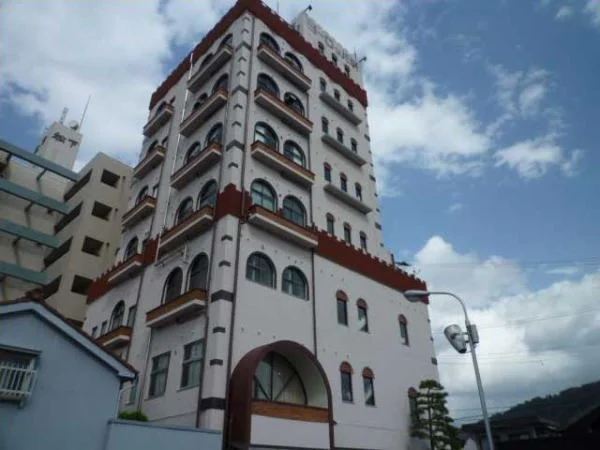 ヨーロッパ軒本店まで1900m