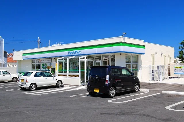 ファミリーマートうるま田場店まで500m