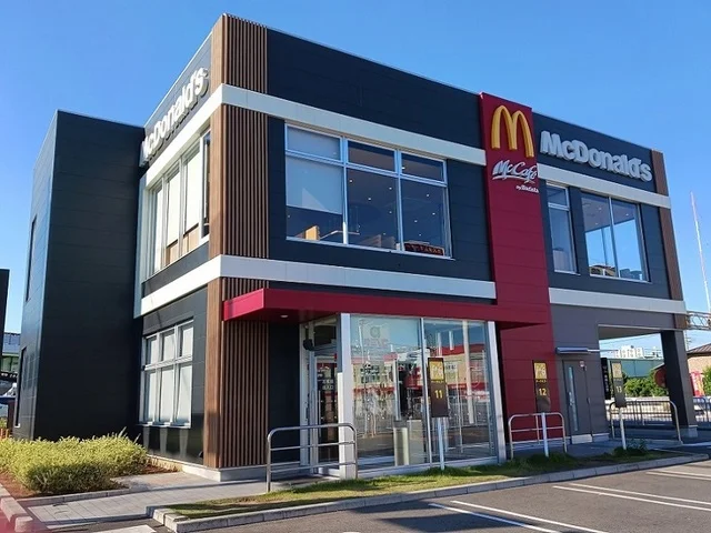 マクドナルド高石店まで860m