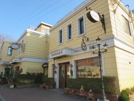 モルゲン（パン屋）まで150m