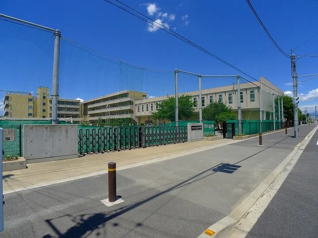 太田市立尾島小学校まで1700m