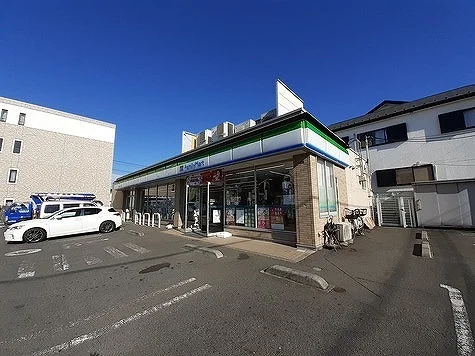 ファミリーマートまで350m