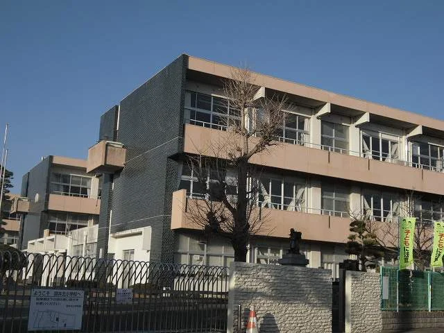 袋井北小学校まで1500m