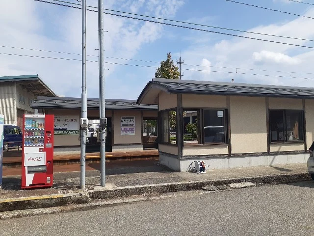 万葉線第一イン新湊クロスベイまで420m