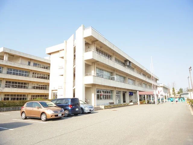 小杉南中学校まで1000m