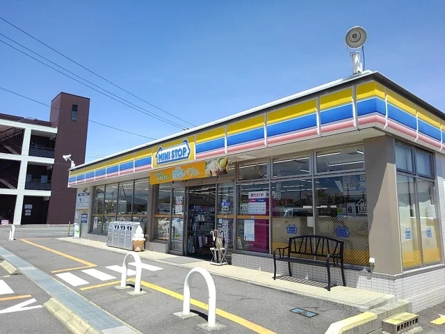 ミニストップ蒔田二丁目店まで450m
