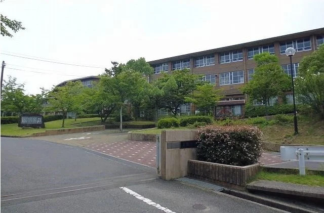 大野東中学校まで1000m