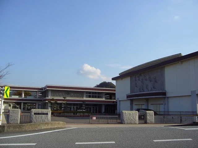 大内南小学校まで1000m