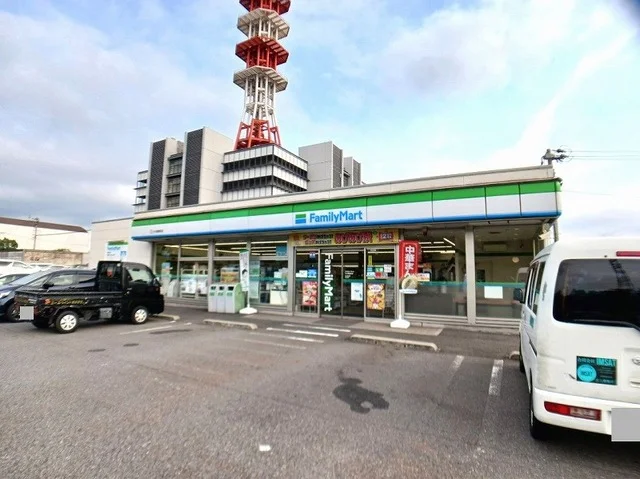 ファミリーマート　原新町店まで260m