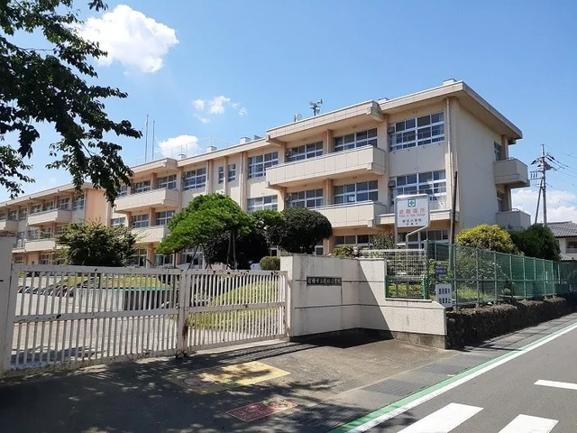 前橋市立総社小学校まで1400m