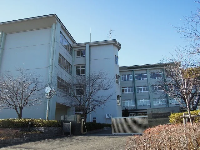 興津中学校まで700m