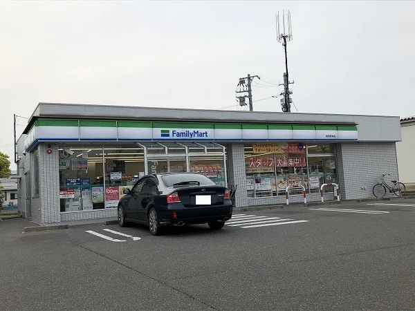 ファミリーマート野神店まで270m