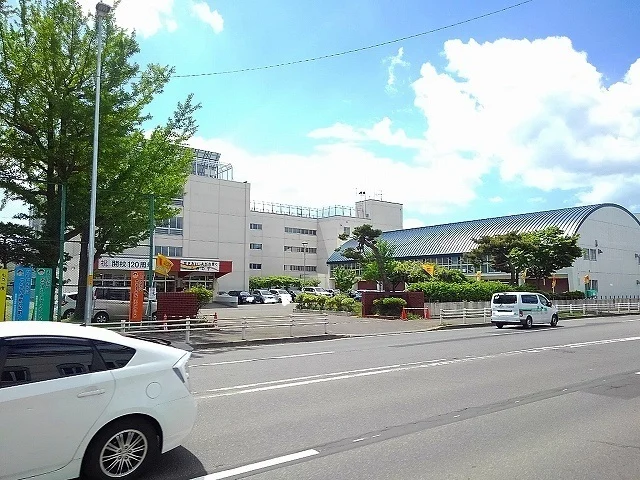 上白石小学校まで750m