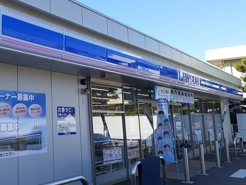 ローソン魚津本江新町店まで700m