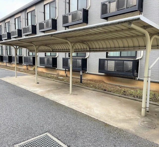 屋根付き自転車置き場