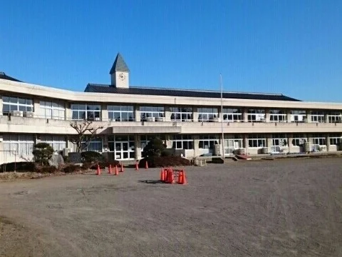 鹿沼市立石川小学校まで1000m