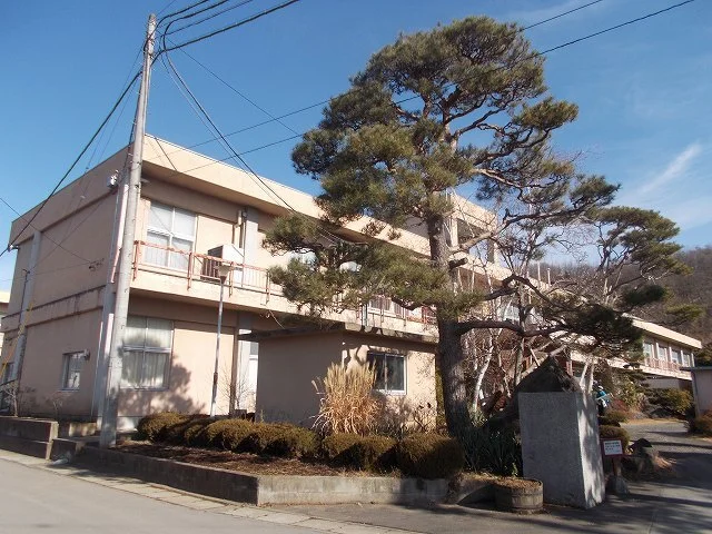 豊殿小学校まで1900m