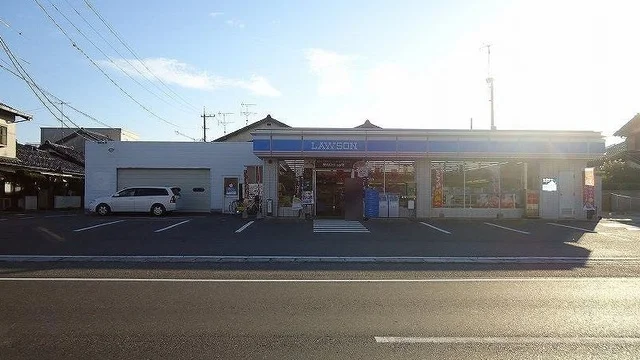 ローソン弓ヶ浜店まで750m