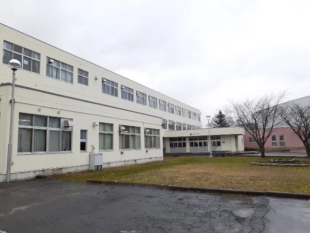 幌別中学校まで350m