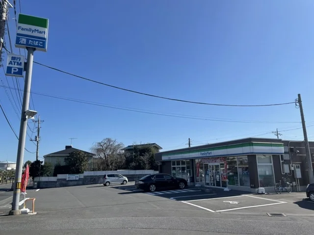 ファミリーマートまで850m