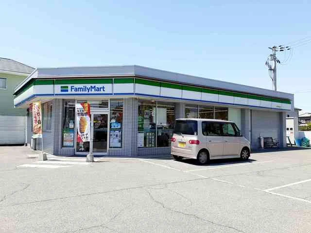 ファミリーマート　明石魚住店まで66m