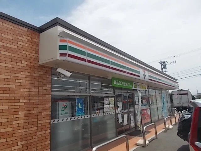 セブンイレブン今治北鳥生町４まで1000m