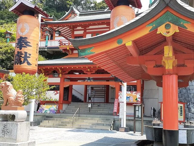 高橋稲荷神社まで300m