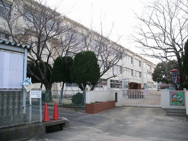 国府幼稚園まで160m