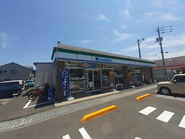 ファミリーマート高松太田店さんまで400m