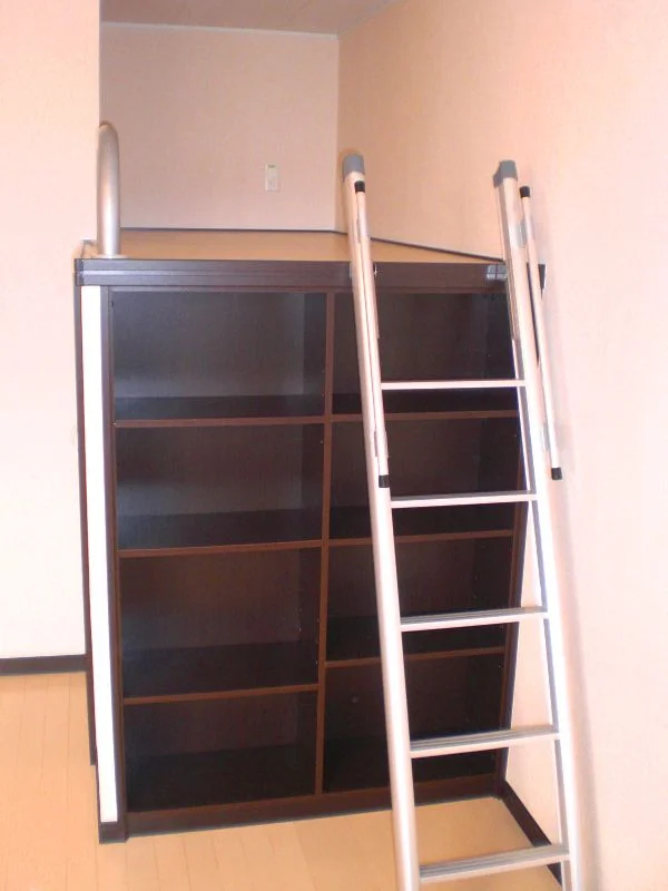 お布団を引けばすぐにベットとして利用できます。