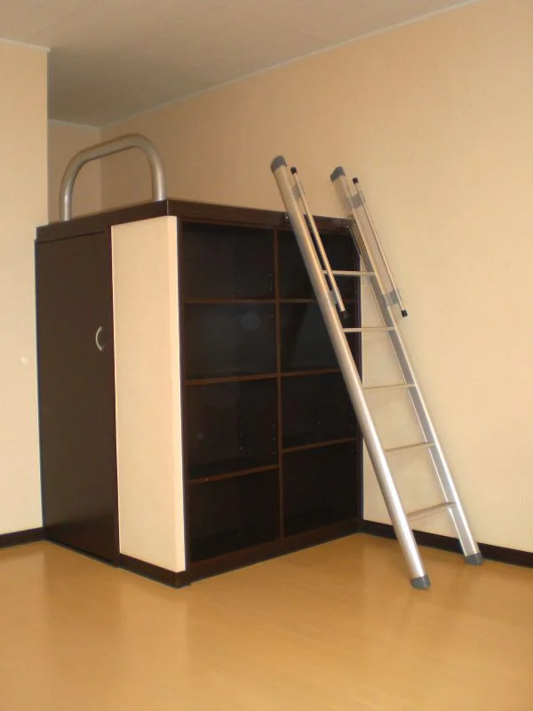 大容量の収納付ベットです。