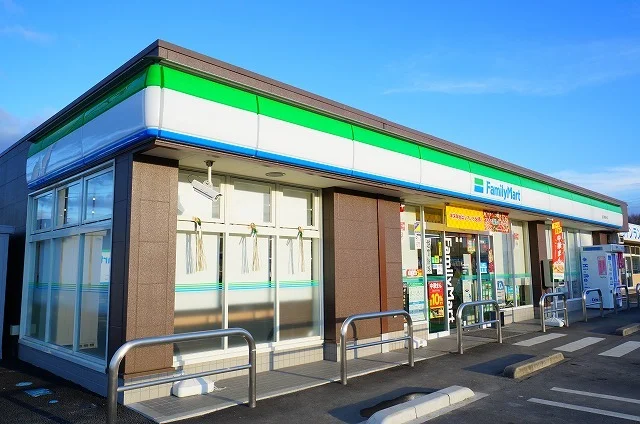 ファミリーマート 船引東部台店まで450m