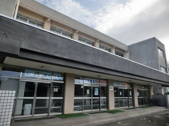 喜連川中学校まで2100m