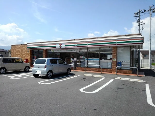 セブンイレブン甲府西下条町店まで400m