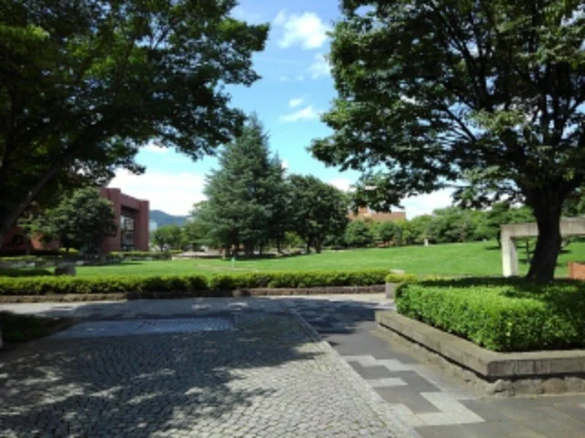 若里公園まで1100m