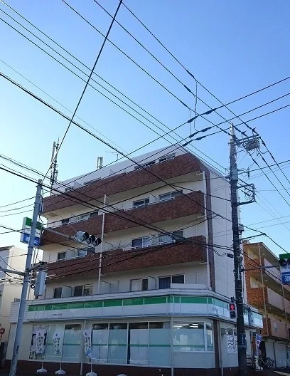 ファミリーマートまで350m