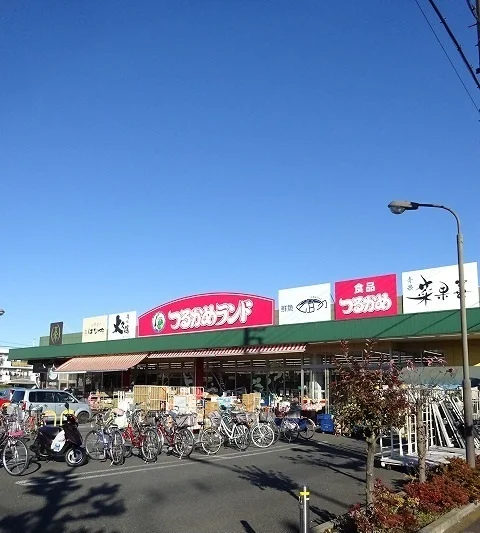 つるかめランドまで1400m