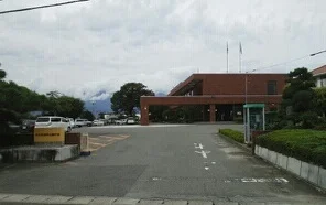 中央市役所玉穂庁舎まで260m