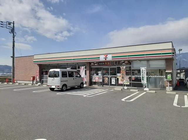 セブンイレブン山梨田富店まで70m