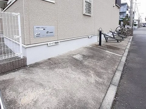 バイク置き場まで0m