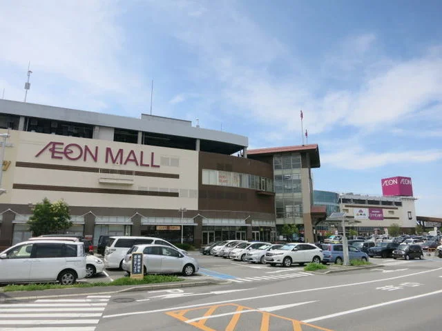 イオンモール岡崎まで1000m