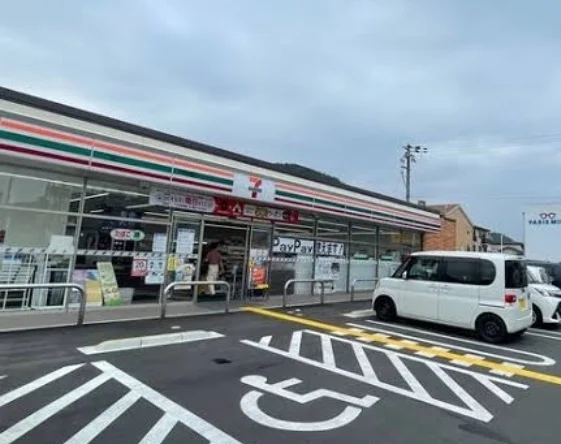 セブンイレブン西脇高田井町店まで600m