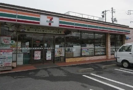 セブンイレブンまで950m