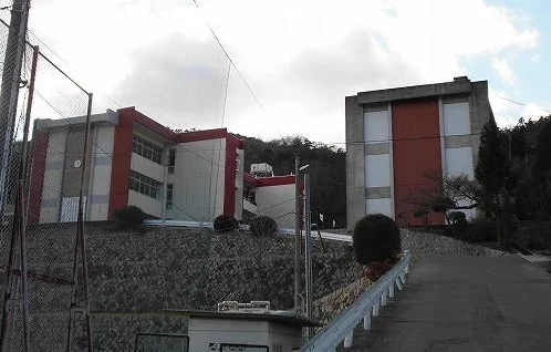 向原中学校まで800m