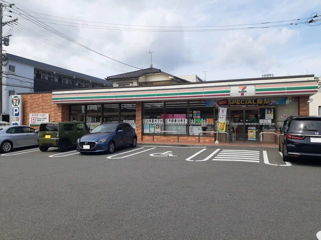 セブンイレブン福岡原5丁目店まで400m